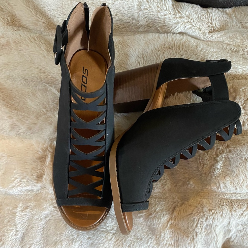 SODA size 7 Never Worn Shoes